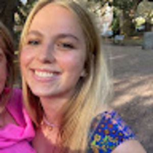 Meet your Posher, Caroline